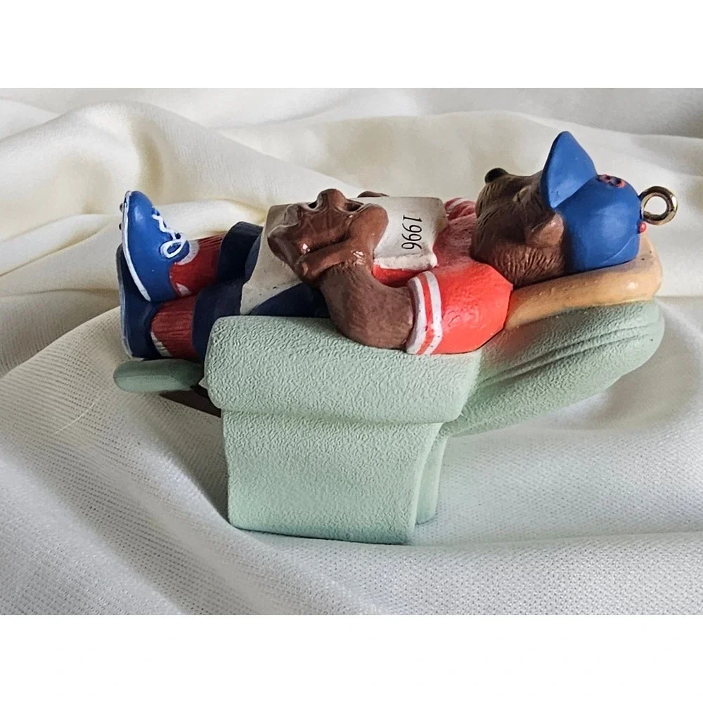 1996 Hallmark Keepsake Ornament Wake Me For Spring Training Baseball Bear QX6121